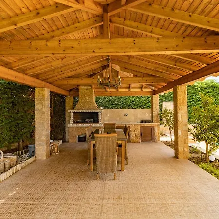 Nefeli & Dina By Diomedes Group * Néa Mudaniá