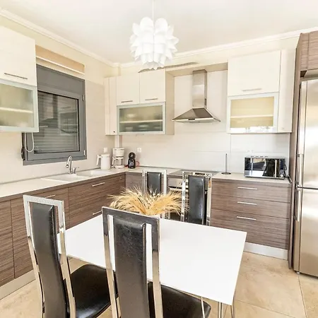 Willa Nefeli & Dina By Diomedes Group *